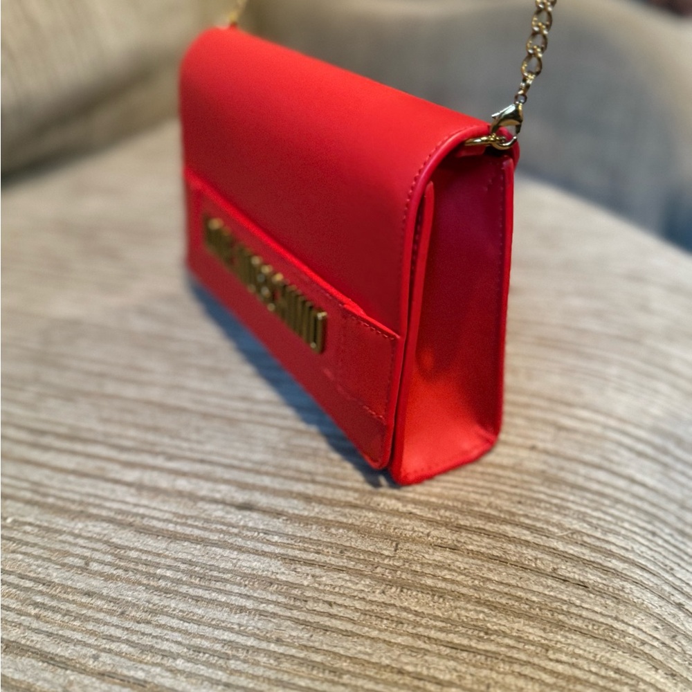 Love Moschino Bold Red Crossbody Bag with Gold Chain - Picture 3 of 5
